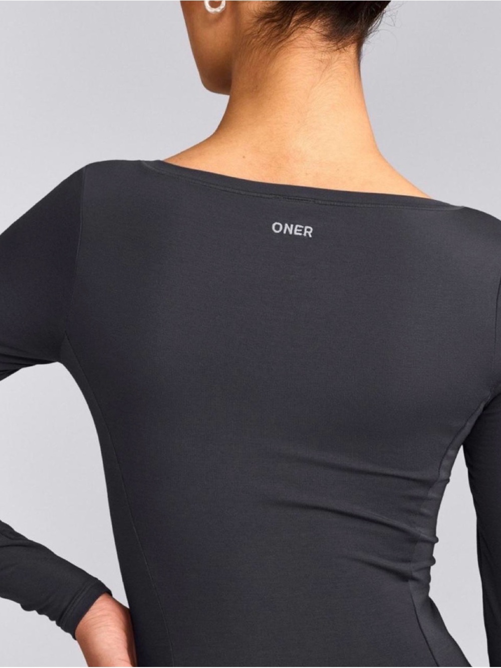 Oner Active Mellow Motion Wide V Neck Long Sleeve in Coal NWT - Picture 3 of 8